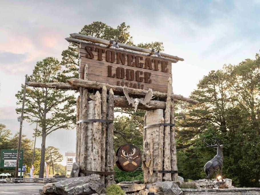 Stonegate Lodge 2 Queen Beds Fast Wifi 50In Tv Salt Water Pool Room # 305 Eureka Springs Luaran gambar