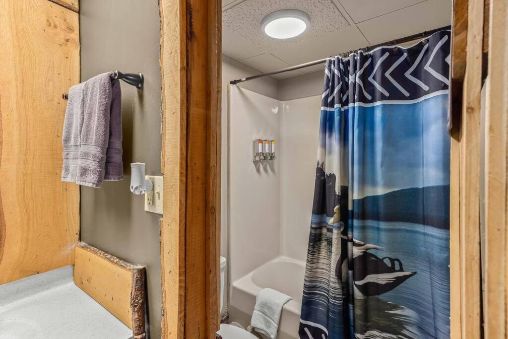 Stonegate Lodge 2 Queen Beds Fast Wifi 50In Tv Salt Water Pool Room # 305 Eureka Springs Luaran gambar